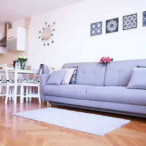 Cozy And Great Location By Cooee Warszawa